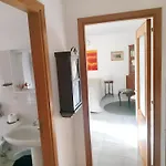 Appartamento Charming In With Terrace, 60 M²