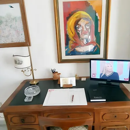 Charming In With Terrace 60 M² Apartment *