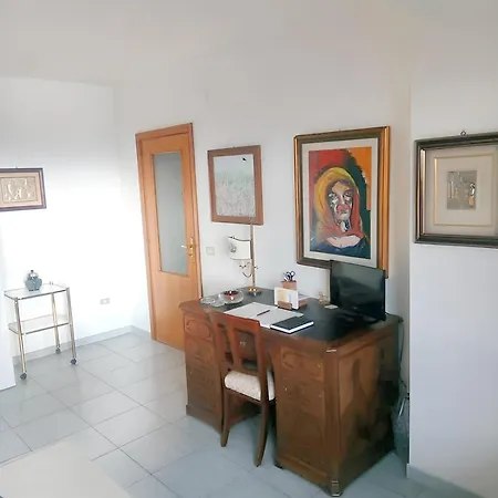 Apartamento Charming In With Terrace, 60 M² Vibo Valentia